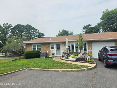 83B Cambridge Cir unit 385B, Manchester, NJ 08759 - photo 3