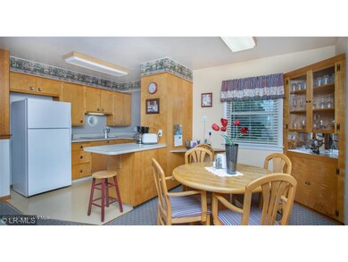 Dining & Kitchen