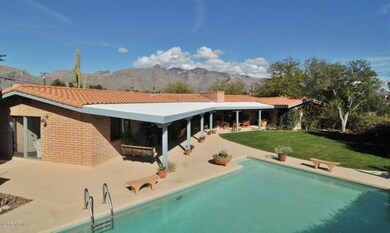 5725 N Mina Vista