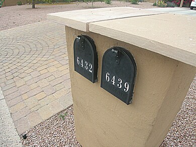 CUSTOM MAILBOX DESIGN BY NEIGHBORS