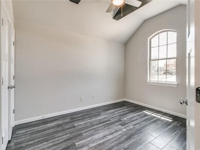 733 NE 23rd St, Moore, OK 73160 - photo 4