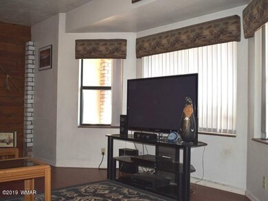 004_Living Room