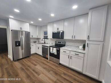 5026 Geer Ln, Toledo, OH 43615 - photo 2