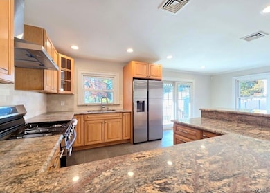 124 S Coleman Rd, Centereach, NY 11720 - photo 7