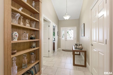 1715 Stone Gate Cir, Davenport, IA 52807 - photo 6