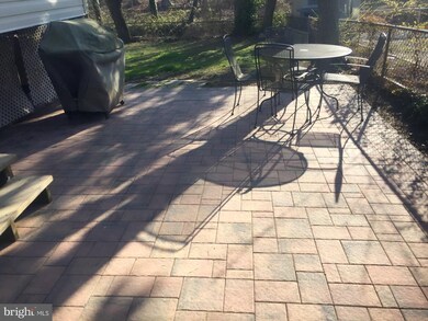 2251 Sweetbriar Dr, Alexandria, VA 22307 - photo 4