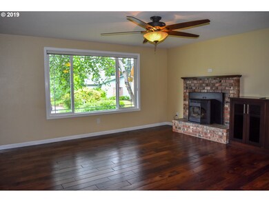 601 Rowan Ave, Springfield, OR 97477 - photo 2