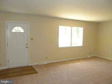 45628 Baringer Dr, California, MD 20619 - photo 3