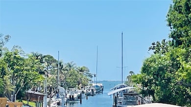 Sarasota Bay - minutes away