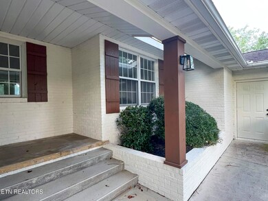 331 Blalock Dr, Sevierville, TN 37862 - photo 3