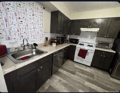 10 Heritage Dr unit D, New City, NY 10956 - photo 4