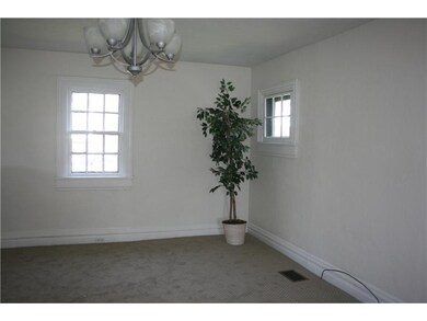 Dining Room. ;LARGE SPACIOUS DINING AREA.