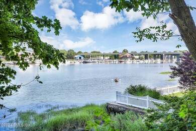 24 Juniper Ln Riverside CT-large-009-024