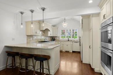 60 Thackeray Rd, Wellesley Hills, MA 02481 - photo 5