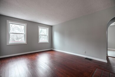 5801 E Manslick Rd, Louisville, KY 40219 - photo 3