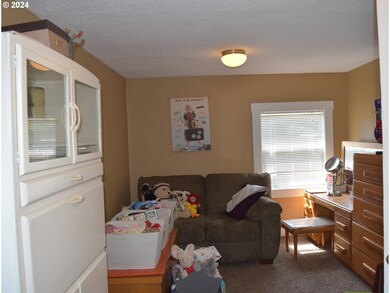 1425 W 3rd Aly, Eugene, OR 97402 - photo 5