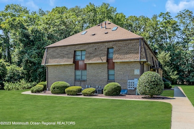 5 Ginger Ct unit 8, Eatontown, NJ 07724 - photo 2