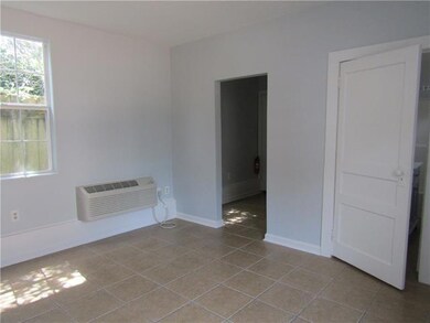 3214 Ponce de Leon St unit A, New Orleans, LA 70119 - photo 4