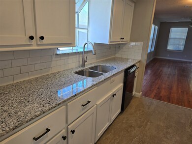 705 Clarence St, Tomball, TX 77375 - photo 6