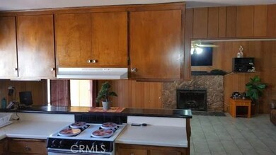 14273 Arrowhead Dr, Victorville, CA 92395 - photo 3