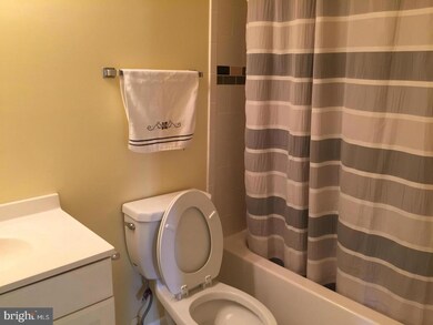 1598 Goldenrain Ct, Reston, VA 20190 - photo 7