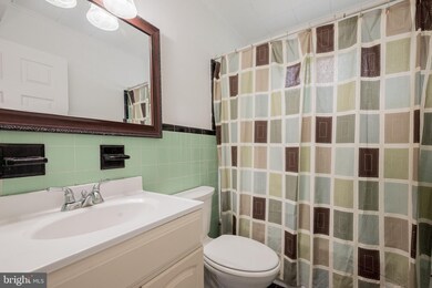 717 Woodsedge Rd, Wilmington, DE 19804 - photo 4