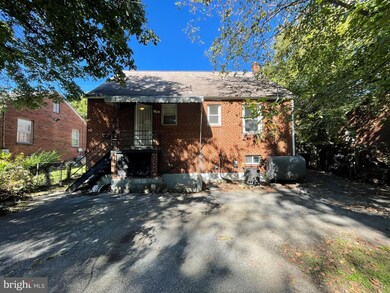 6529 Bock Rd, Oxon Hill, MD 20745 - photo 2