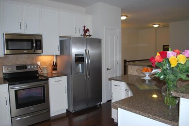 346 Hardwood Ave, Circleville, OH 43113 - photo 6