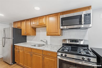 202 Knox Ave unit 1, Cliffside Park, NJ 07010 - photo 5