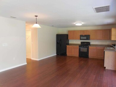 334 Dryden Cir 036