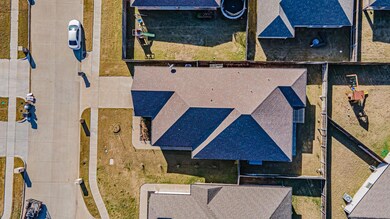 247 Jacinth Ln, Granbury, TX 76049 - photo 3