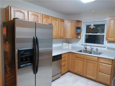 Kitchen. Oak Kitchen will include Ref, DW, DS.  Ot