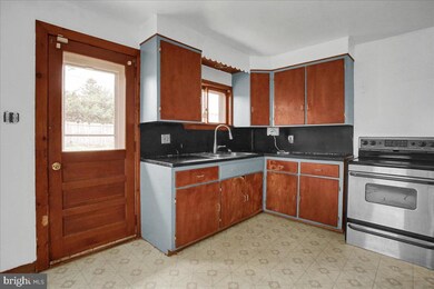 1221 Brooke Blvd, Reading, PA 19607 - photo 6