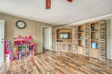 18 Cathedral View Ln, Hendersonville, NC 28792 - photo 5