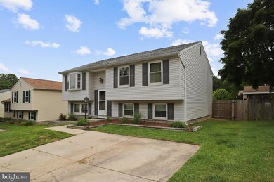 11 Woodmans Ct, Essex, MD 21221 - photo 2