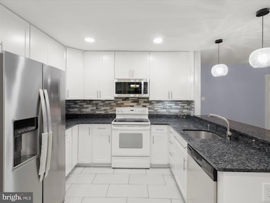 9609 Glen Oaks Ln, Columbia, MD 21046 - photo 3