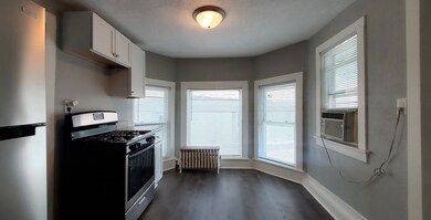 414 Oneida St unit 2, Joliet, IL 60435 - photo 2