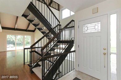 9329 Raintree Rd, Burke, VA 22015 - photo 5