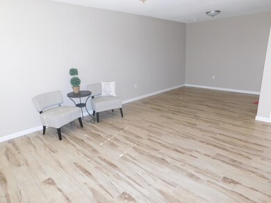 13814 N Garden Court Dr, Sun City, AZ 85351 - photo 6