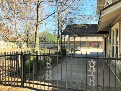 802 S Paris St, Ennis, TX 75119 - photo 5