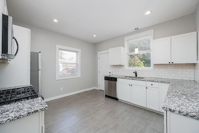 11-web-or-mls-1786 E Rich St-11