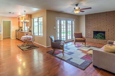 Family Room - Kitchen