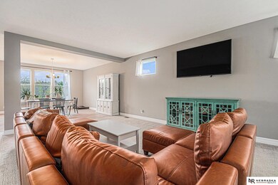 18514 Olive Cir, Omaha, NE 68136 - photo 6