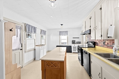 37 Brook St, Hanson, MA 02341 - photo 6