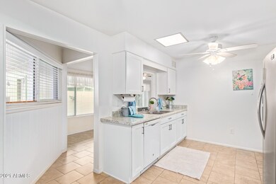 10930 W Santa fe Dr unit 175, Sun City, AZ 85351 - photo 6