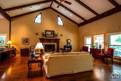 8121 SW 21st St, Topeka, KS 66615 - photo 4