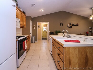 9376 S 258th East Place, Broken Arrow, OK 74014 - photo 6