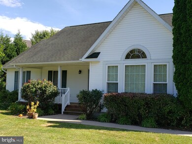 979 Caledonia Dr, Martinsburg, WV 25405 - photo 5