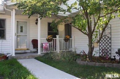 1417 W 47th Ct, Davenport, IA 52806 - photo 3