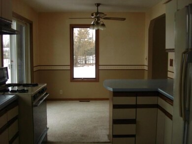 263-472289 Dining area